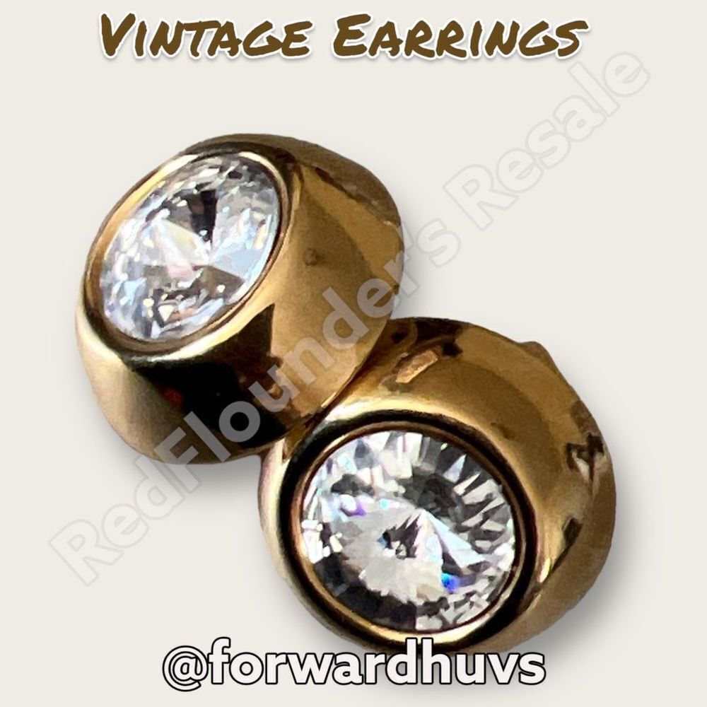 Beautiful Vintage Clip On Earrings